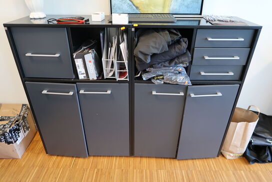 2 stk. skabe/reoler DENCON uden indhold