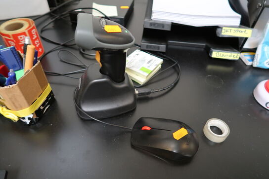 Computerskærm, tastatur, mus, håndscanner samt computer LENOVO