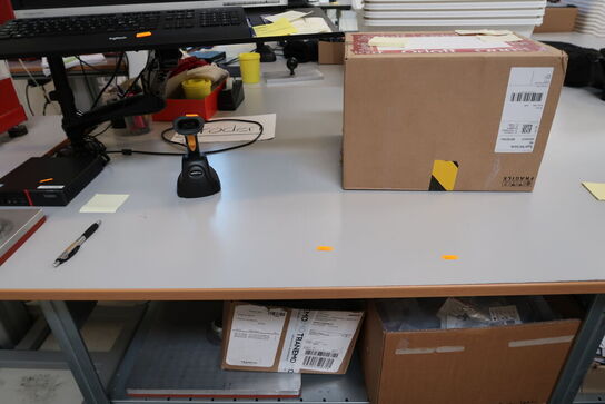 Pakkebord uden indhold, pakkeemballage medfølger