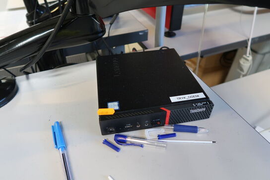 Computerskærm LENOVO, tastatur, håndscanner, computer LENOVO