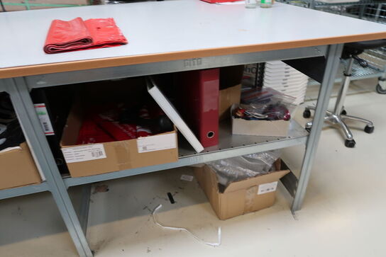 Pakkebord uden indhold, pakkeemballage medfølger