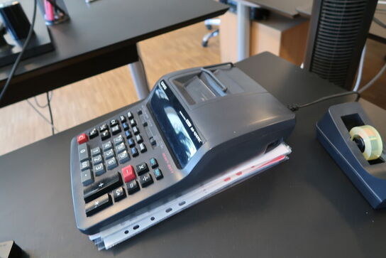 2 stk. computerskærme SAMSUNG S24E450, tastatur, mus, dockingstation