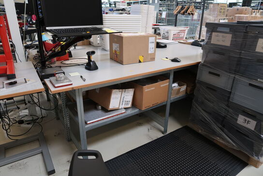 Pakkebord uden indhold, pakkeemballage medfølger