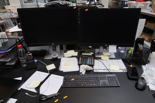 2 stk. computerskærme HP EliteDisplay E242, tastatur, mus 