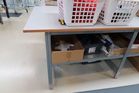 Pakkebord uden indhold, pakkeemballage medfølger