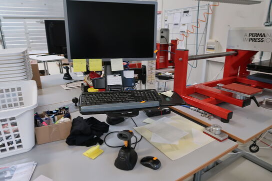 Computerskærm HP, tastatur, håndscanner, computer LENOVO