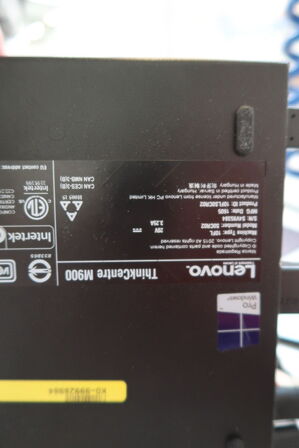 Computerskærm HP, tastatur, håndscanner, computer LENOVO