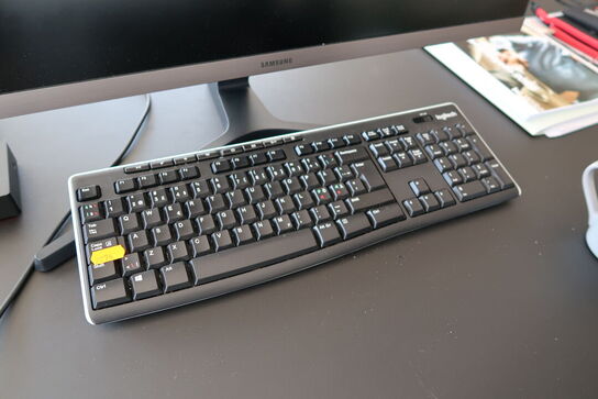 Computerskærm SAMSUNG U28R552UQR, Dockingstation ThinkPad USB-C Dock Gen2