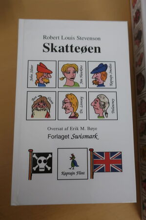 9 stk. bøger skatteøen og 6 stk. spil treasure island