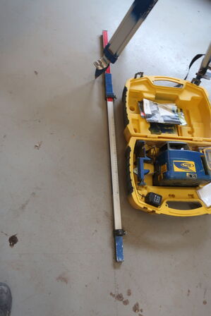 Rotationslaser SPECTRA LL400 precision laser med stativ