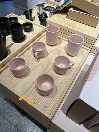 Displaystand m. løse plader inkl. indhold