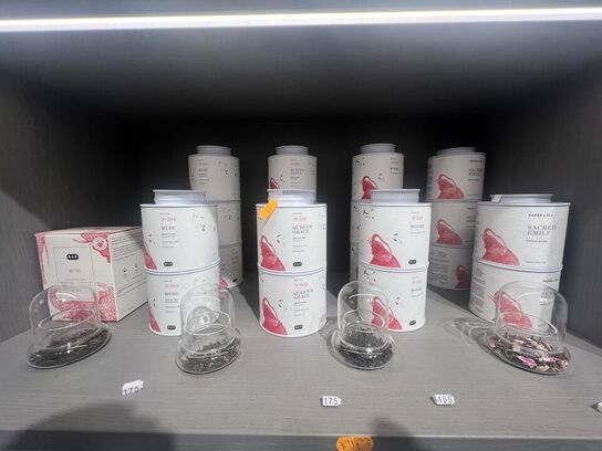 Alt indhold på og i reol - Te m.v.