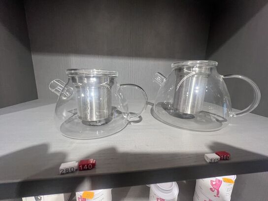 Alt indhold på og i reol - Te m.v.