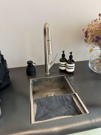 Bardisk m. køleanlæg 80x104x340cm, FELLOW vandkoger m.v.