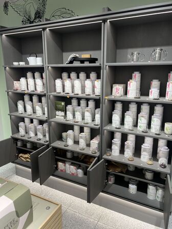 Reolsystem m. LED lys under hylderne 227x220x42cm - UDEN INDHOLD