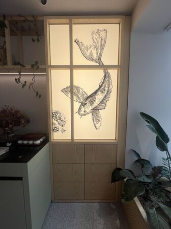 Træsystem inkl. planter og indhold i skab