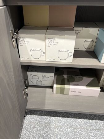 Reolsystem m. LED lys under hylderne 206x218x37cm