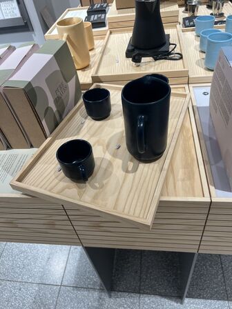 Displaystand m. løse plader inkl. indhold