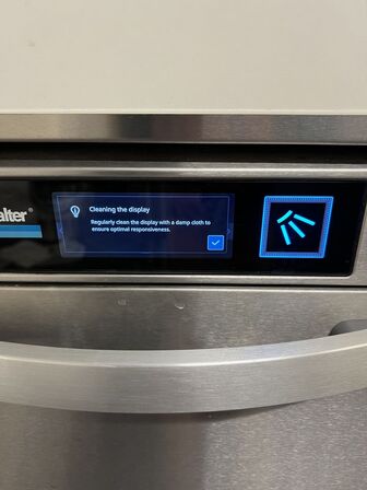 Opvaskemaskine WINTERHALTER UC-S V02 inkl. tryktank og åben sæk m. salt