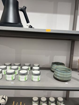 Reolsystem m. LED lys under hylderne 206x218x37cm