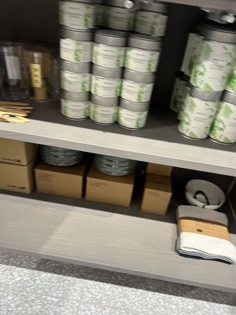 Reolsystem m. LED lys under hylderne 206x218x37cm