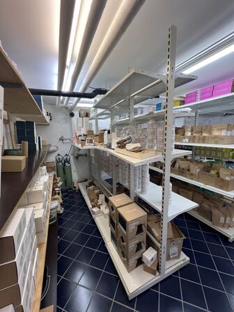 Stålreoler 234x82x63 cm pr. fag. UDEN INDHOLD