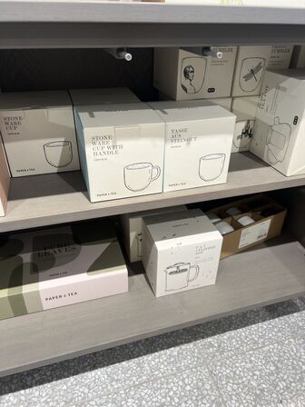 Reolsystem m. LED lys under hylderne 206x218x37cm