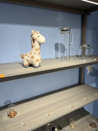 Reolsystem m. LED lys under hylderne 212x205x37cm