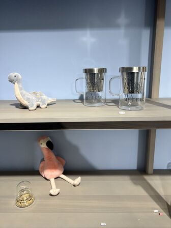 Reolsystem m. LED lys under hylderne 212x205x37cm