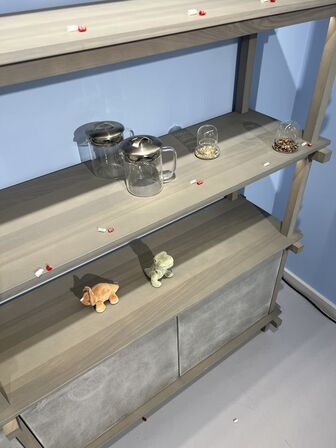 Reolsystem m. LED lys under hylderne 212x205x37cm