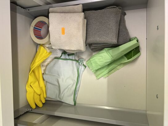 Indhold i køkkenskabe og skuffer