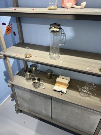 Reolsystem m. LED lys under hylderne 212x205x37cm