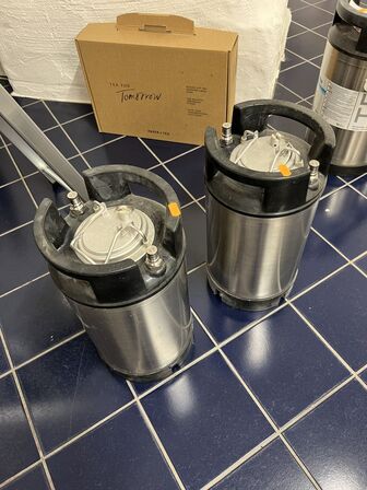 2 stk. tomme AEB Cornelius fustager