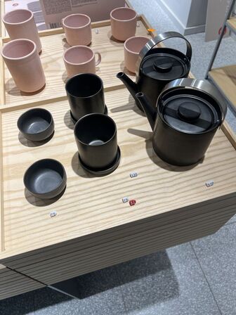 Displaystand m. løse plader inkl. indhold