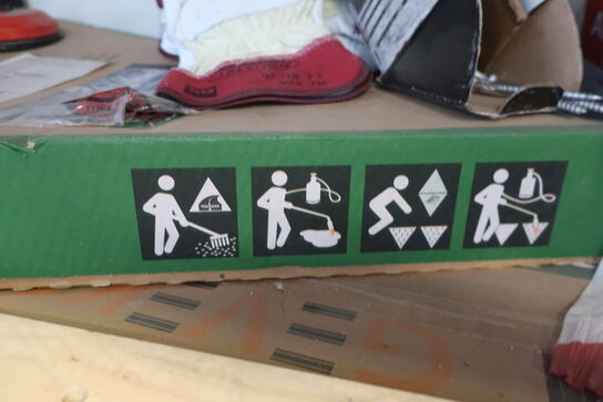 Div. markeringer, kæder m.v. (se billeder)