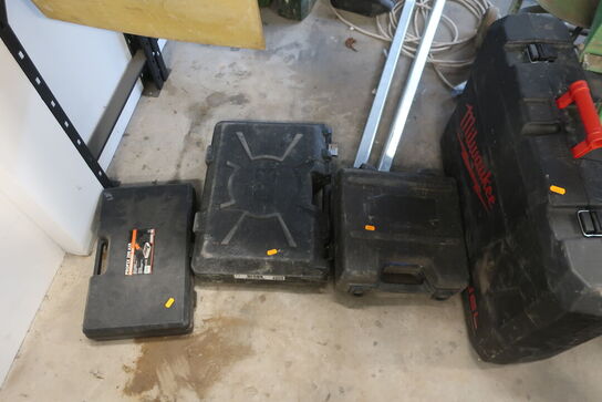 Div. tomme værktøjskasser