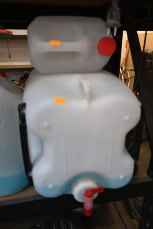 Alkylatbenzin, sprinklervæske m.v. (se billeder)