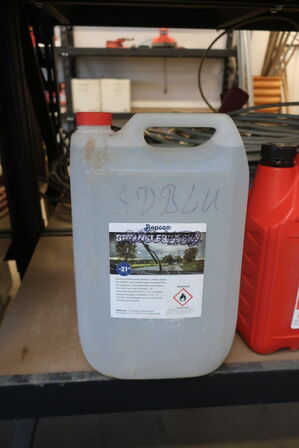 Alkylatbenzin, sprinklervæske m.v. (se billeder)