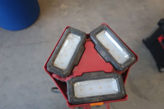 Arbejdslampe MILWAUKEE (akku)