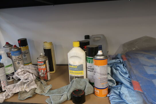 indhold på Reol  og ved (se billeder)