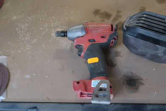 Sliber & slagnøgle MILWAUKEE (akku)