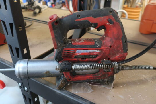Fedtpresse MILWAUKEE M18 GG (akku)