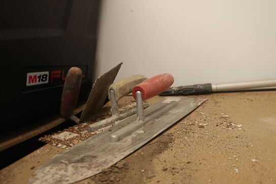 Indhold på tre hylder (se billeder)