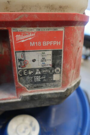 Ukrudtssprøjte m. vest MILWAUKEE M18 BPFPH (akku)