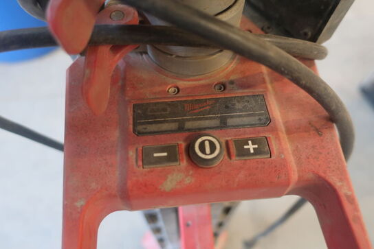 Arbejdslampe MILWAUKEE (akku)