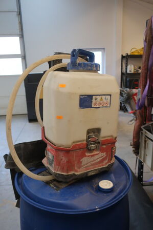 Ukrudtssprøjte m. vest MILWAUKEE M18 BPFPH (akku)