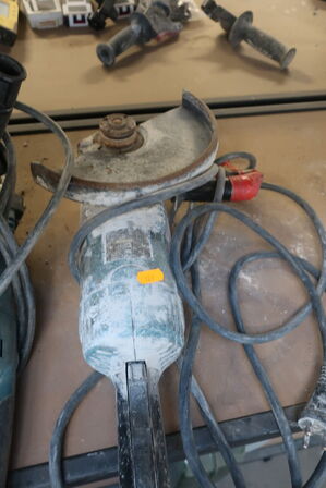 2 stk. vinkelslibere MAKITA GA9020R