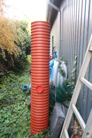 Div. rør, dæksler m.v. (se billeder)