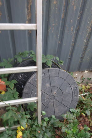 Div. rør, dæksler m.v. (se billeder)