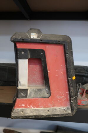 Radio/oplader MILWAUKEE (akku)